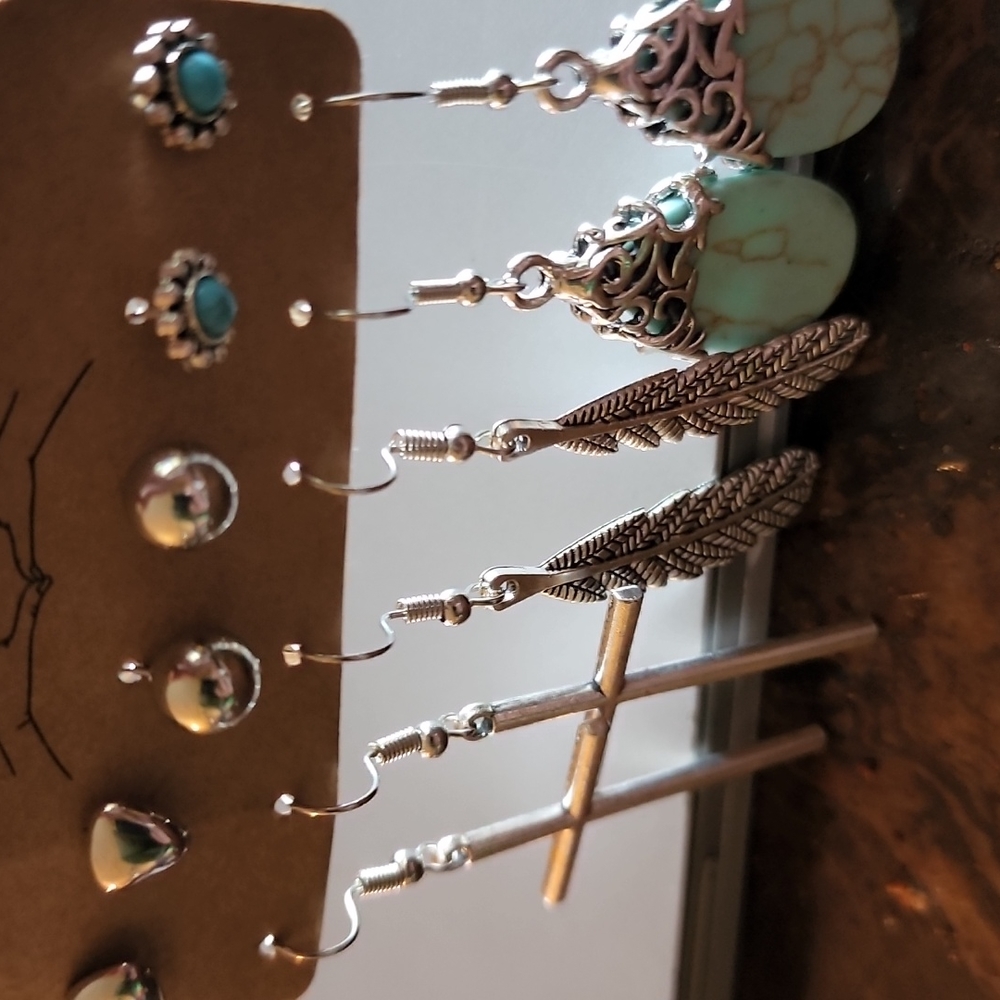 NWOT 6 pairs fashion earrings